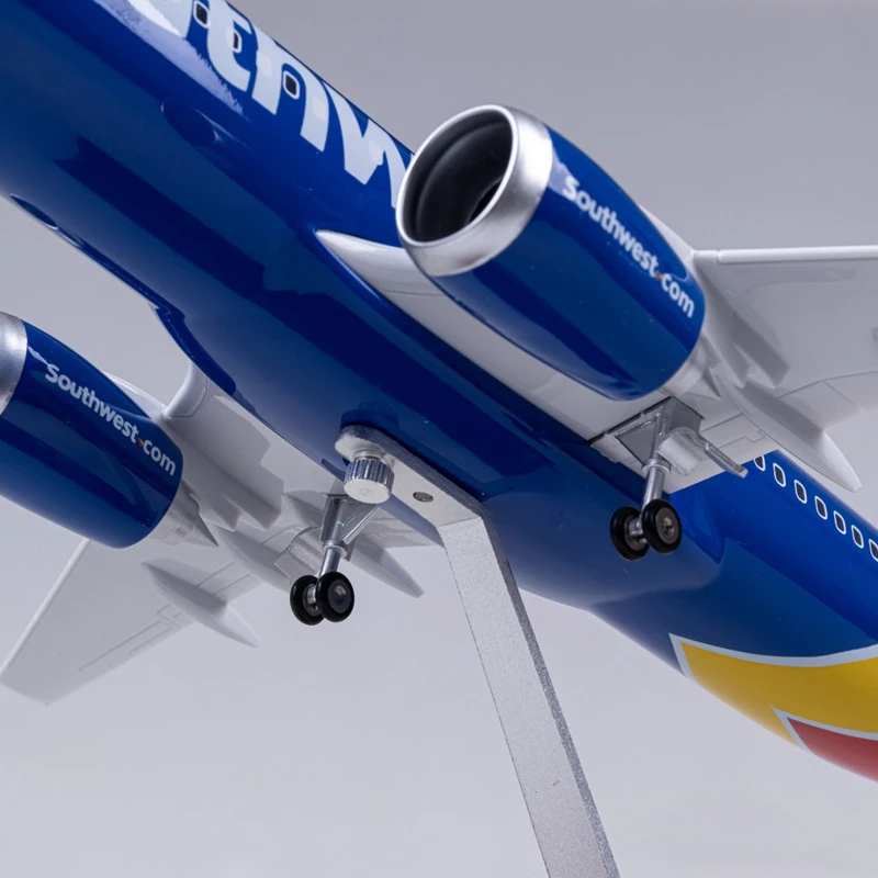 Emulation Model airplane Boeing 737 Southwest Airlines 1:85 47cm Tuba Collectibles Arts and crafts Boy Gift Pendent piece