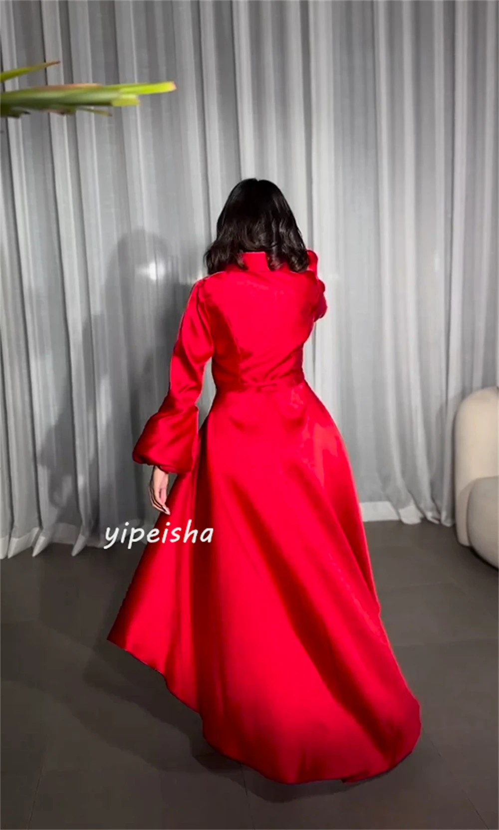 Robe de célébrité plissée en satin personnalisée, robes mi-longues, robe sur mesure, ligne A, col en V, occasion