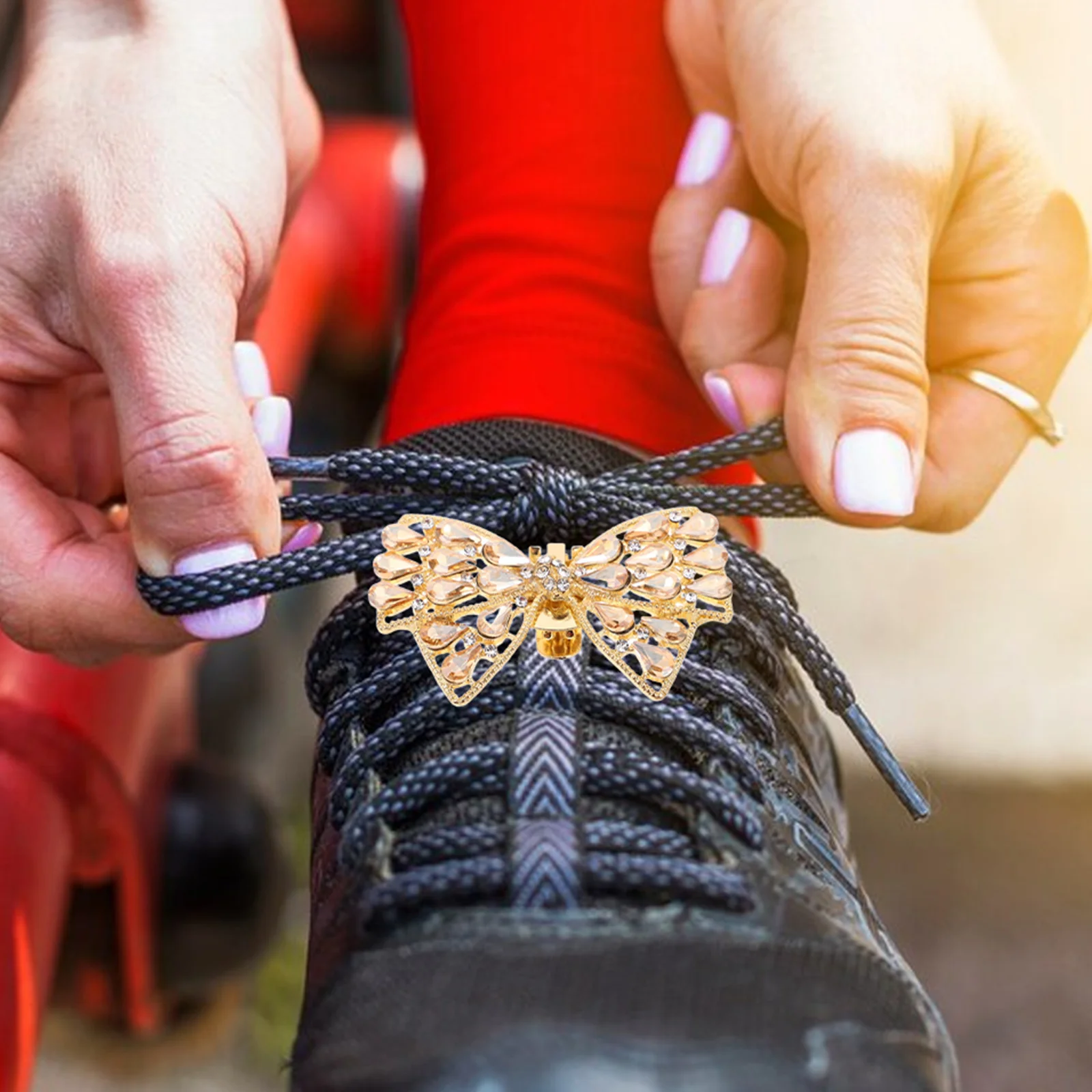 

2Pcs Rhinestone Shoe Clips Bow Decoration Elegant Sparkling Crystal Bowknot Buckle Detachable Wedding Party Shoes Accessories