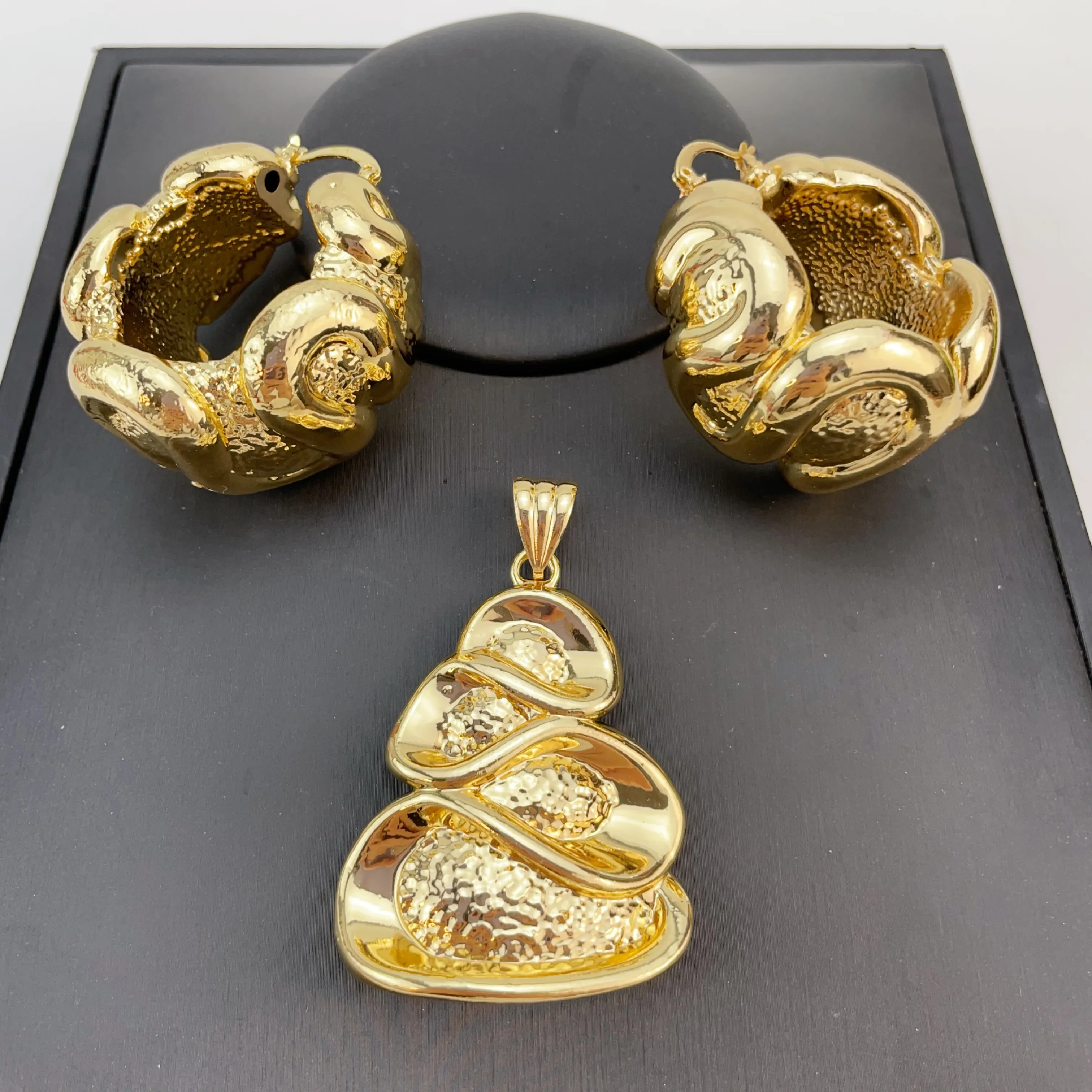 

4 шт. комплекты украшений Дубай оригинальный позолоченный комплект ювелирных изделий для женщин африканское ожерелье серьги браслет кольцо вечерние свадебные подарки