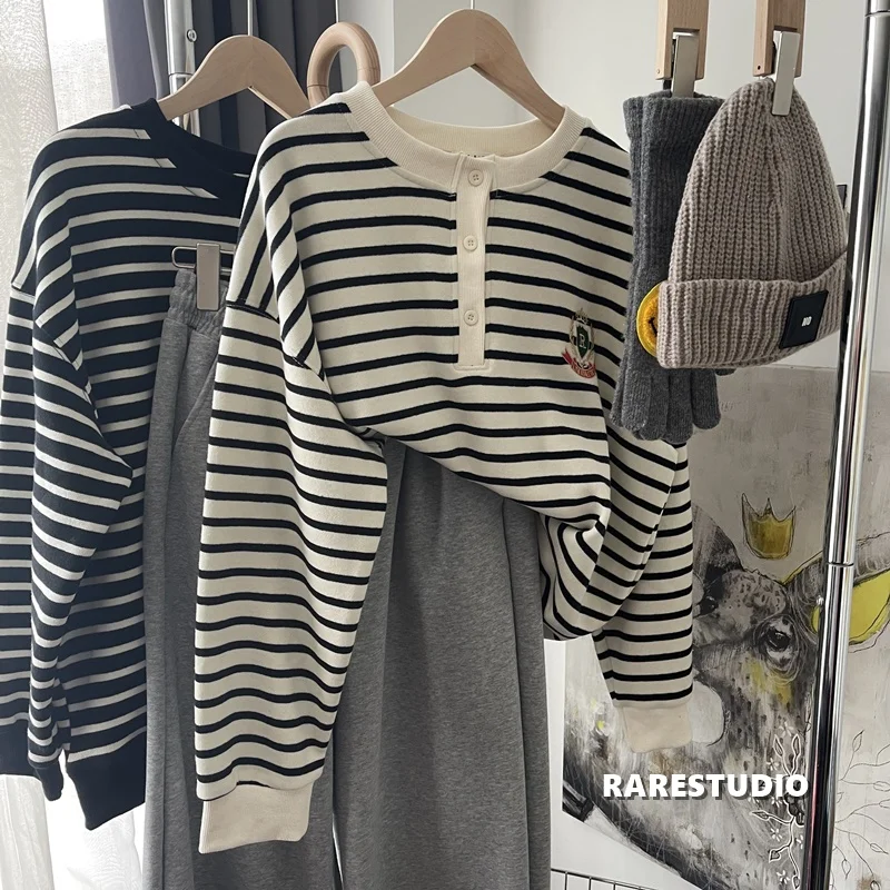 

Lose Fit Embroidered Badge Sweatshirt Women's Simple College Style Striped Three Button Loose Hoodie Spring Season Cotton Pol...