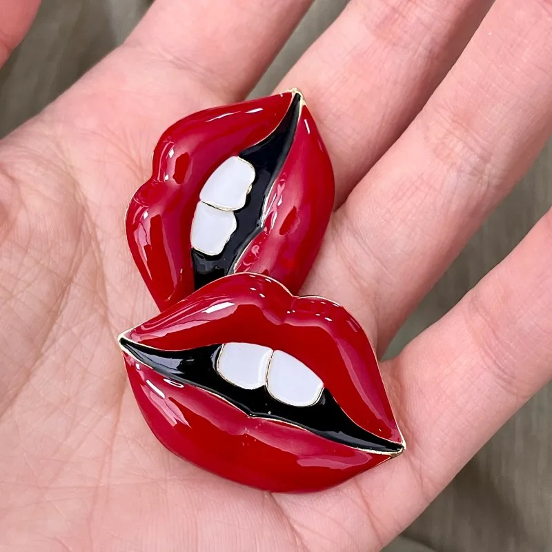 

Exaggerated Metal Red Lips Mouth Teeth Earrings for Women European And American Personality Style Vintage Jewelry Accessories