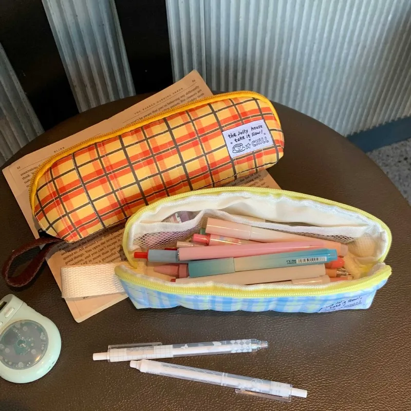 

Triangular Plaid Pencil Case with Handle Large Capacity Aesthetic Stationery Organizer for School Students Portable Pencil Pouch