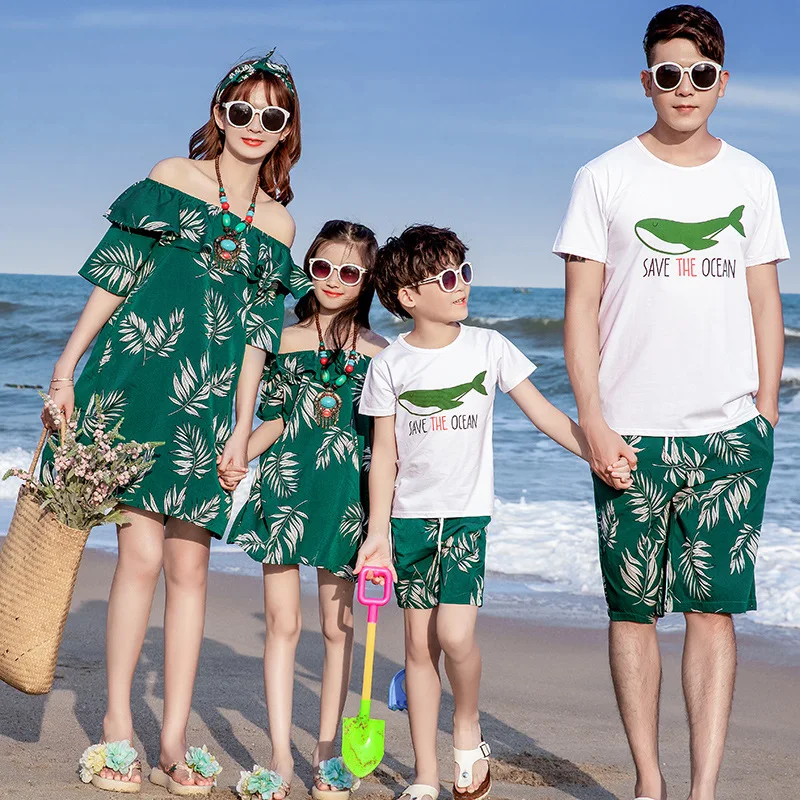 

Family Matching Outfits Summer Beach Mum Daughter Dresses Dad Son CottonT-shirts& Shorts Holiday Seaside Couple Lovers Clothes