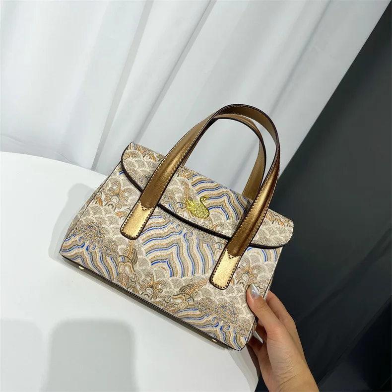 

Embroidered Handbag Large Capacity Women's Crossbody Shoulder Bag Artistic National Style 2025 New Fashion Handbag