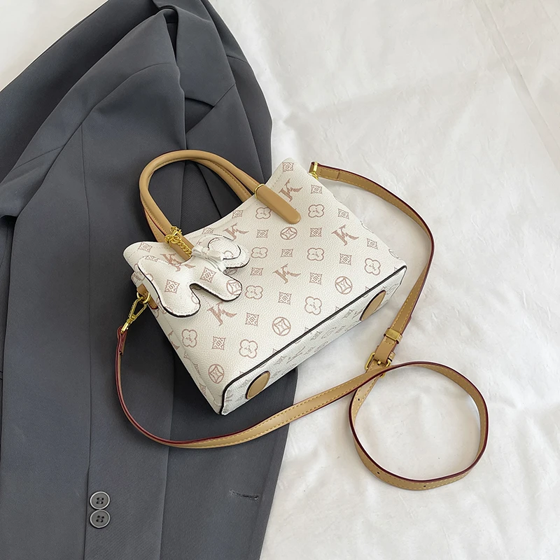 

Стильная модная модная сумка через плечо с уникальным буквенным логотипом, элитный минималистичный винтажный женский повседневный кожаный кошелек