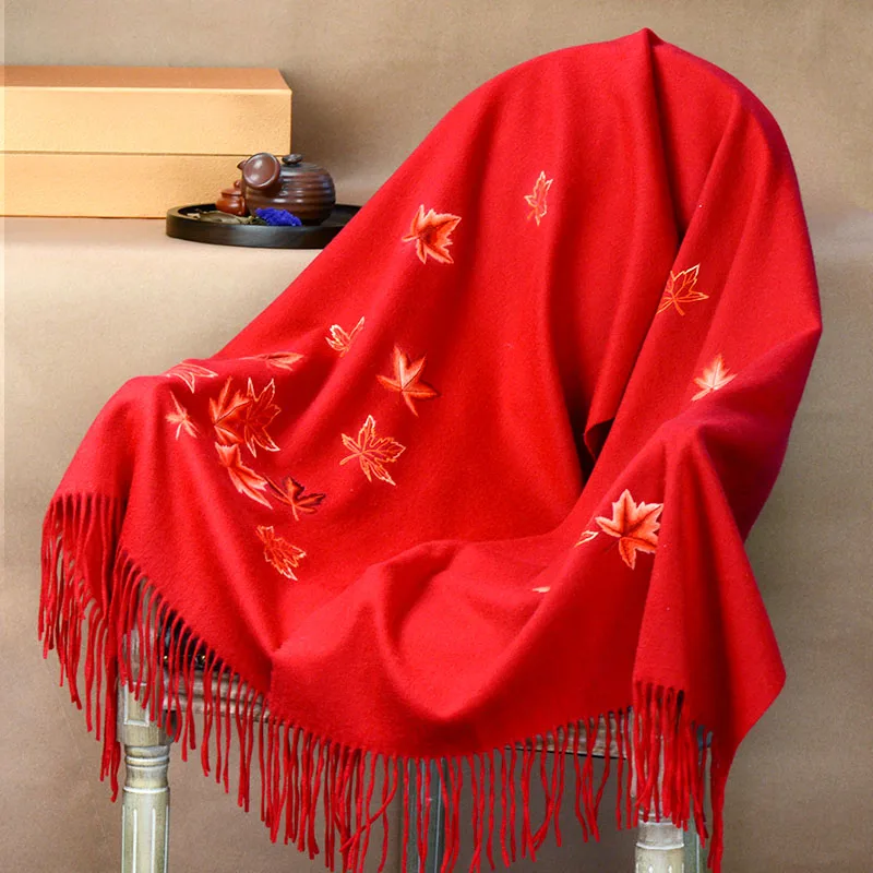 

Minggu Embroidery 2021 New Autumn and Winter Handmade Su Embroidered Cashmere Shawl Versatile Double sided Embroidered Maple Lea
