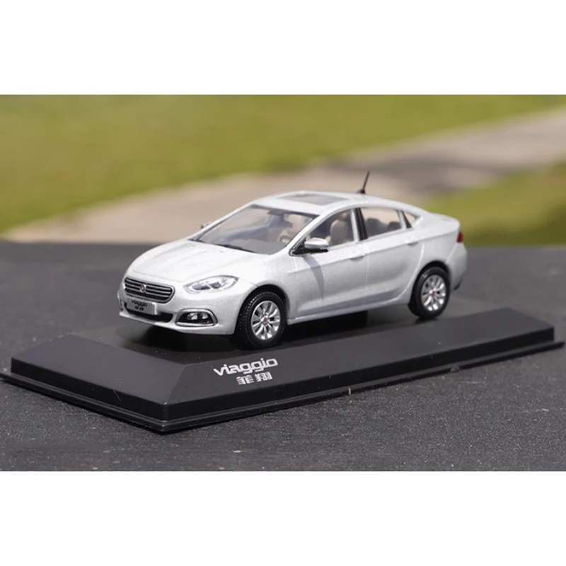 Diecast Fiat Viaggio 합금 모터 차량 모델, 완성 시뮬레이션 컬렉션, 자동차 선물 장난감, 정적 디스플레이, 1:43 체중계