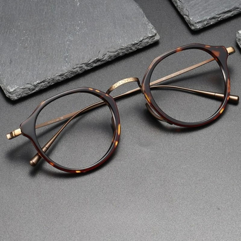 

1 шт. Ультралегкая титановая оправа для очков от миопии, подходит как мужчинам, так и женщинам, многоугольной формы.