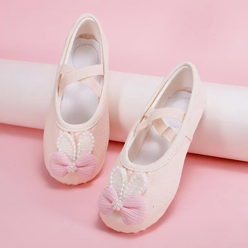 New Sweet Embroidery Ballet Dance Shoes Satin Soft Sole Gymnastics Shoes Kid Cartoon Lovely Practice Dance Footwear Casual Shoes