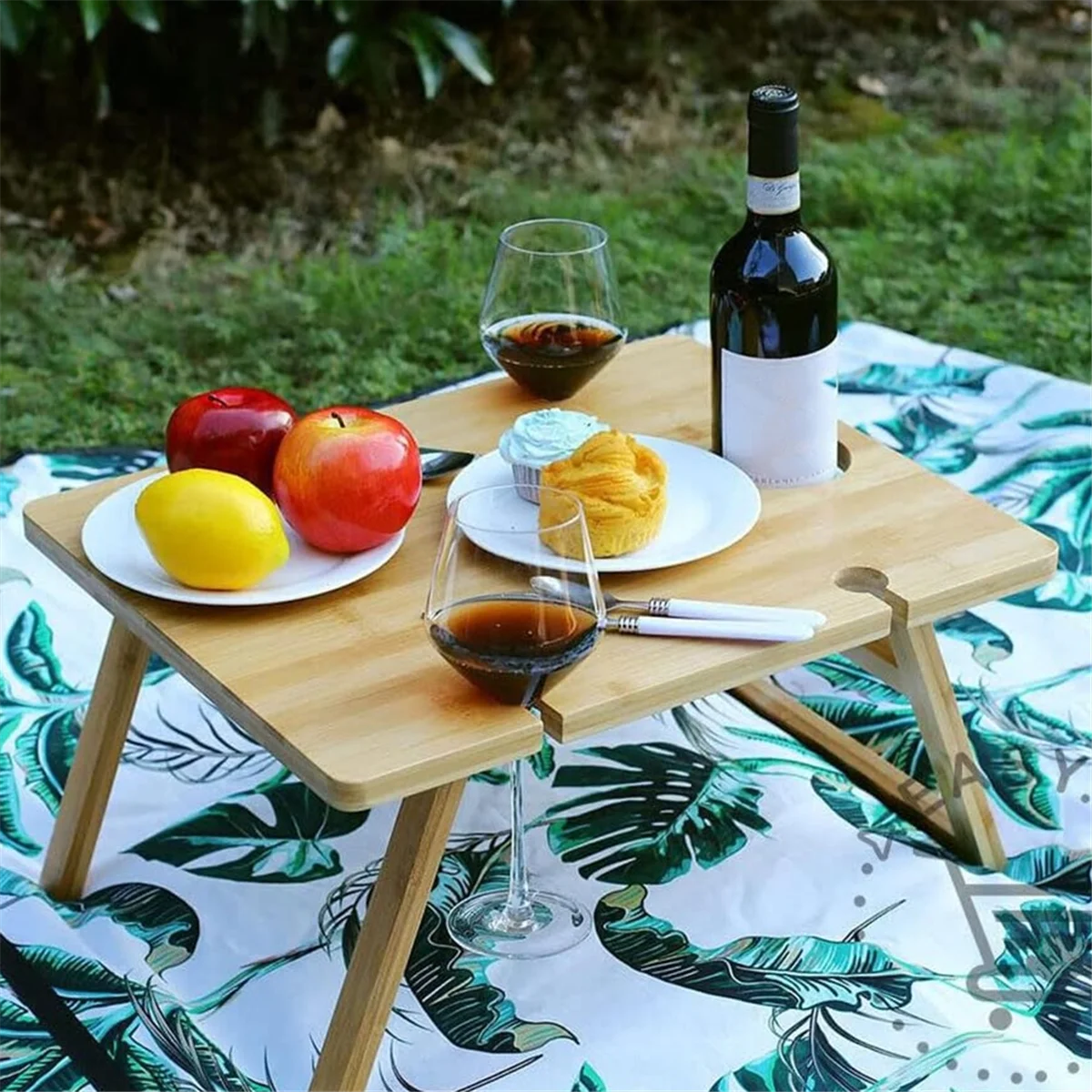 Outdoor Wine Picnic Table, Foldable Portable Wooden Camping Snack Table, Can Hold Wine Glasses and Bottles 34X30cm