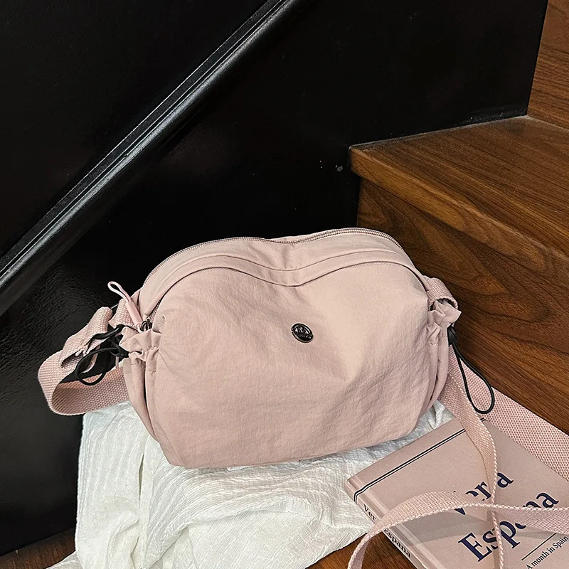 

2025 Новинка! Однотонная сумка через плечо и через плечо унисекс серии Puff — повседневная, универсальная с художественной атмосферой