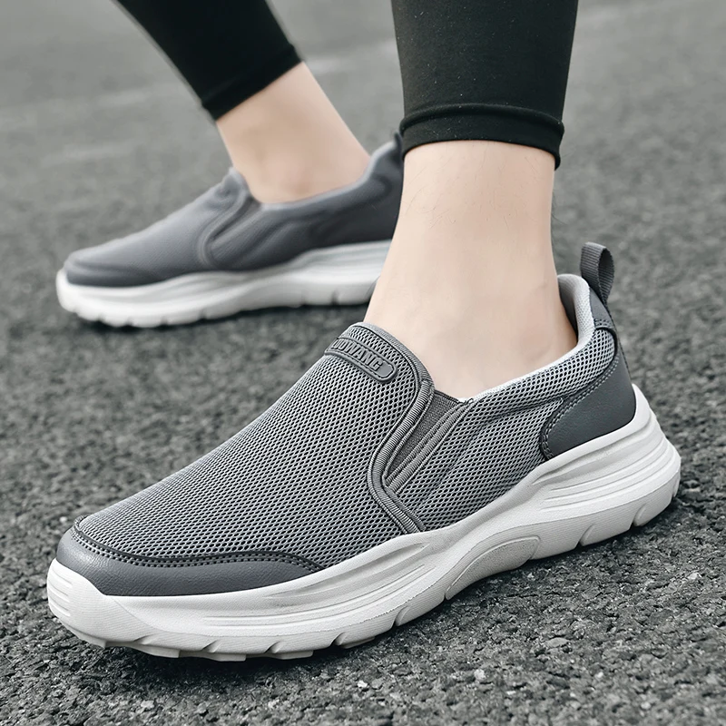 

Four Seasons New Hollow Outdoor Mesh Casual Shoes Non-Slip Walking Shoes Lightweight One-Step Plaid Wear-Resistant Ultra-Light Mesh Shoes