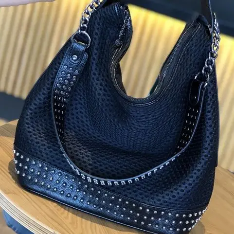New Hollow Fabric Breathable Large Bag For Women With Genuine Leather Stitching, Soft Leather Rivets Large Capacity Shoulder Bag