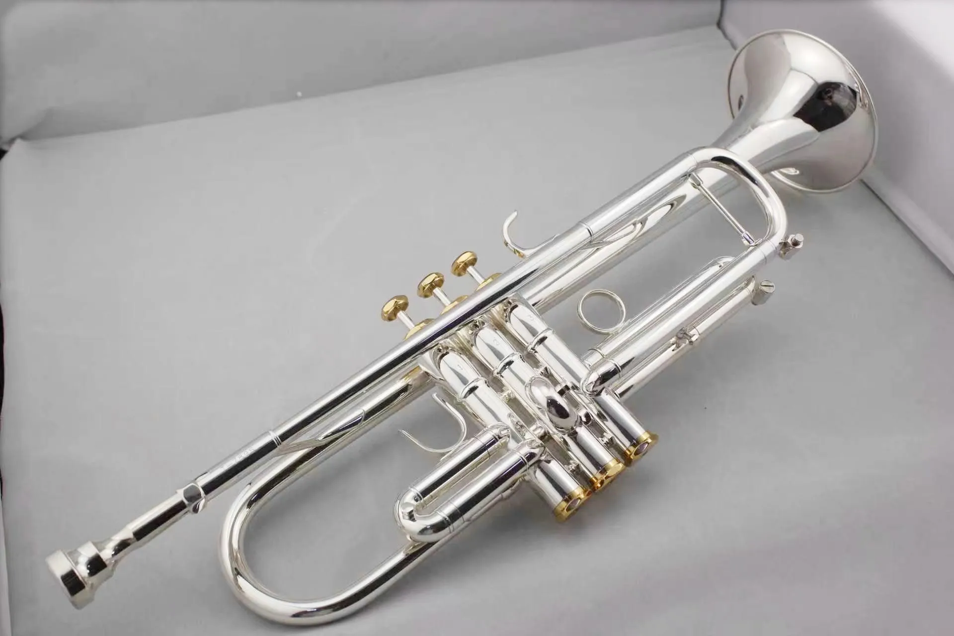 Stradivarius Trumpet Instrument Reverse Wrap Tuning Slide Handcrafted Integral Bell Silver-Plated Bb Tuning Professional Perform