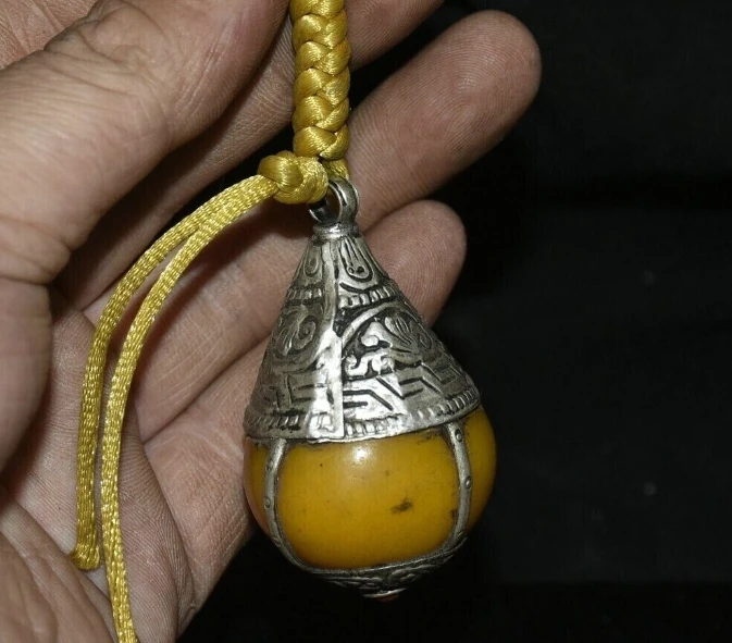 2.Old Tibetan Beeswax Silver Buddhism 8 Auspicious Symbol Flower Pendant