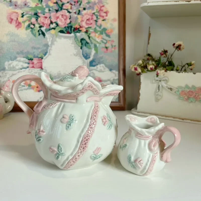 Retro Ceramic Water Cup Relief Rose Water Bottle Can Withstand High Temperature Tea Teapots Garden Afternoon Tea Tableware