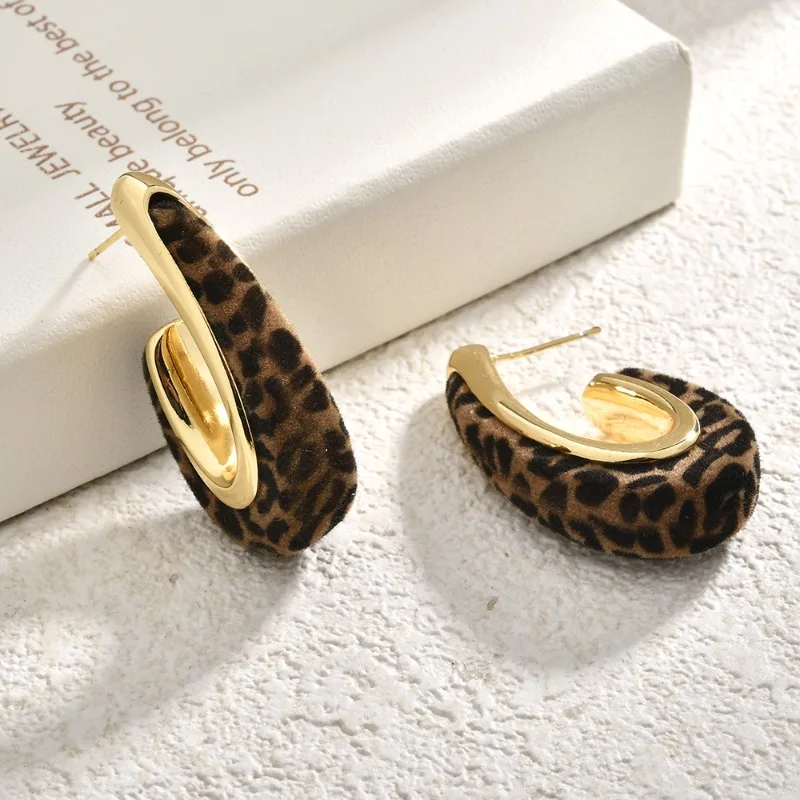 Korean new fashion jewelry 18K gold plated water drop U-shaped leopard print flocked earrings elegant women's daily accessories