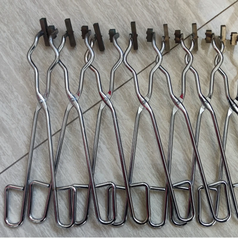 V-shaped notched charcoal sample centering pliers for testing machines