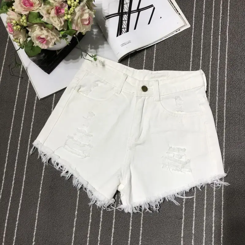 Plus size women's fashion denim shorts; summer new high-waisted ripped frayed design denim shorts; hot pants.