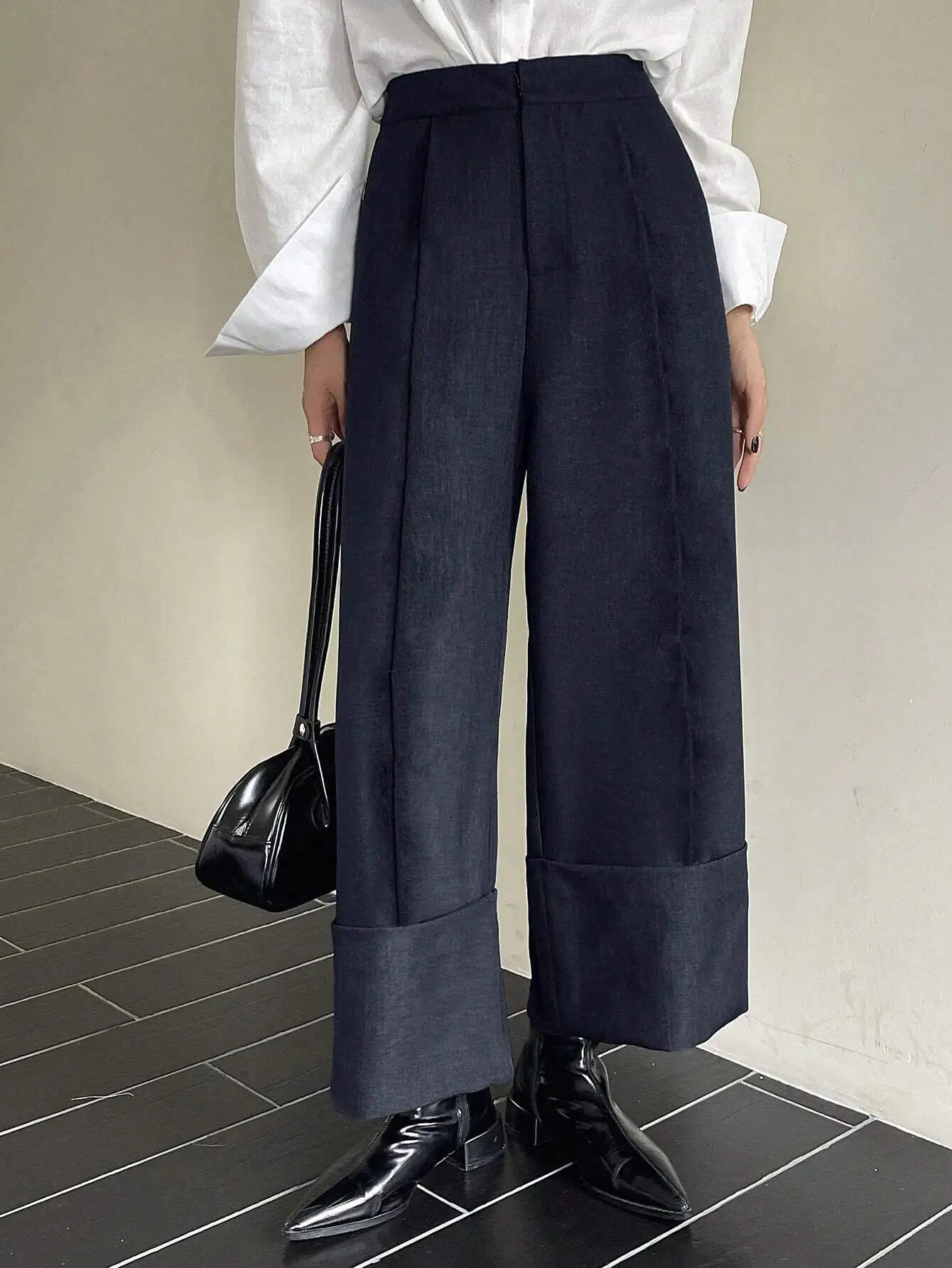 

Однотонные прямые укороченные брюки с манжетами и складками, классические брюки