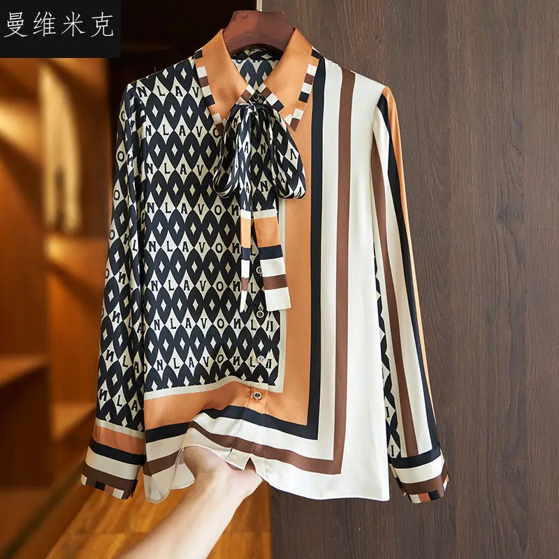 

Imitation silk shirt women's 2022 spring new design sense of niche printing streamer imitation mulberry silk top trendy