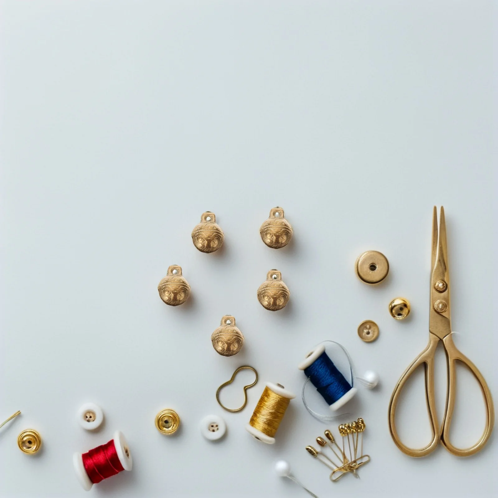 

40Pcs Vintage Copper Bell Charms Tiger Head Design DIY Craft Pendant Bracelets Necklaces Home Christmas Decoration