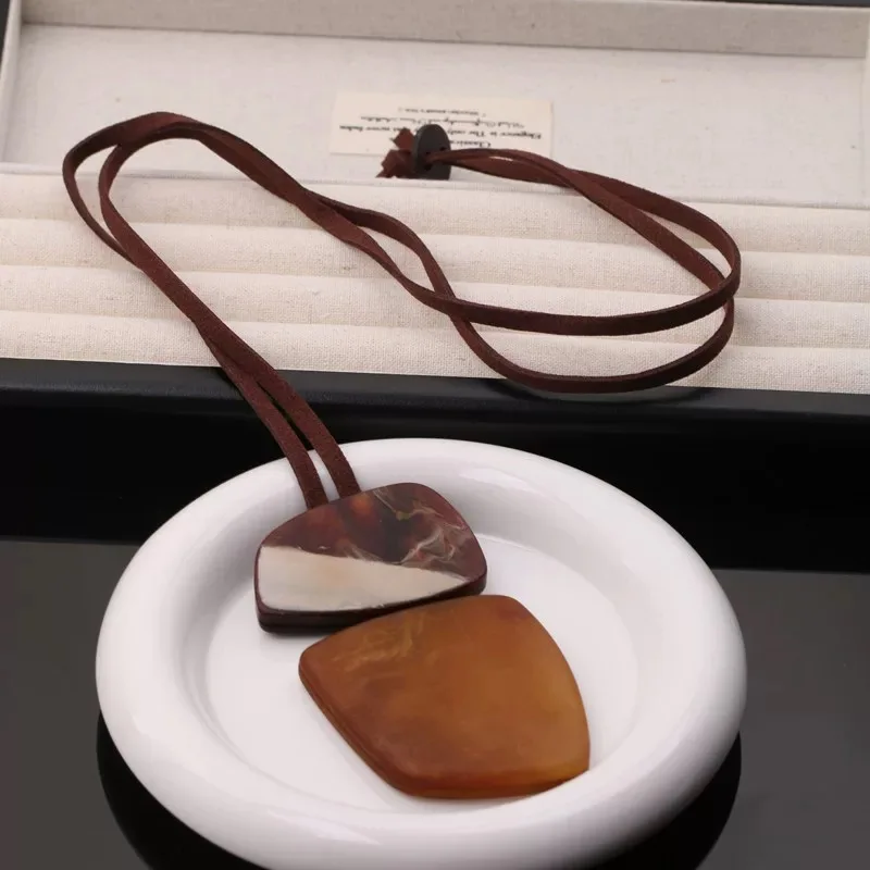 ins Xiaohongshu Ink Art Resin Necklace Tortoiseshell Acetate Sweater Chain Accessories Women's 2025 New