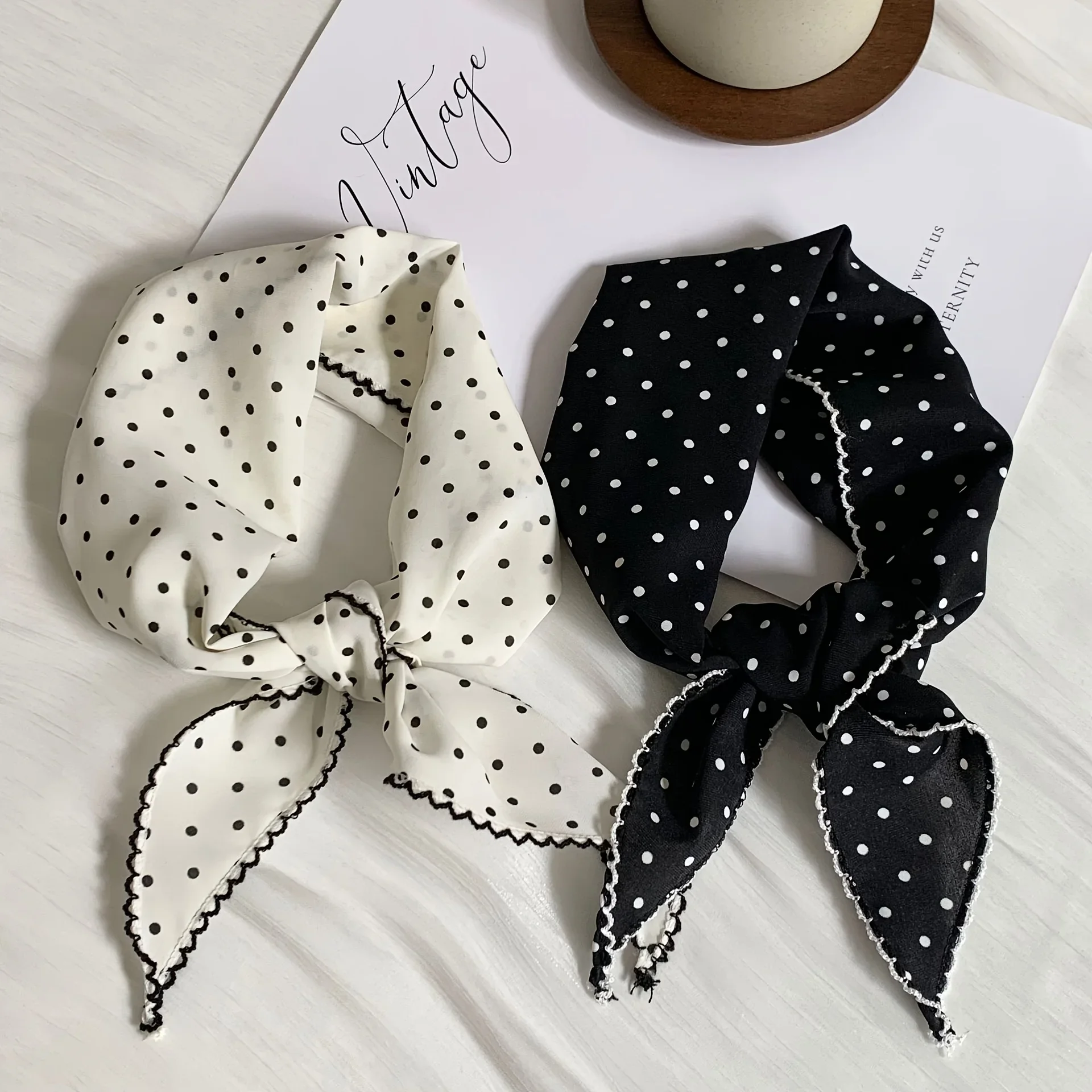 Eleganter Kopftuchschal mit Polka Dots, stilvolle schwarz-weiße Kopfbedeckung, modisch, einfach, vielseitig, multifunktionales Accessoire für Frühling und Sommer – Detail 9