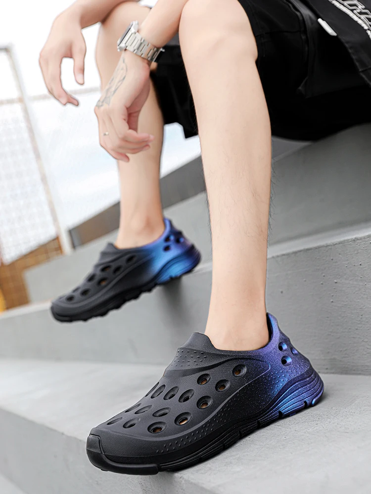 

Men's Summer 2024 New Non-Slip Hole Soft Bottom Deodorant Breathable Outer Wear Beach Shoes Driving Sandals Women