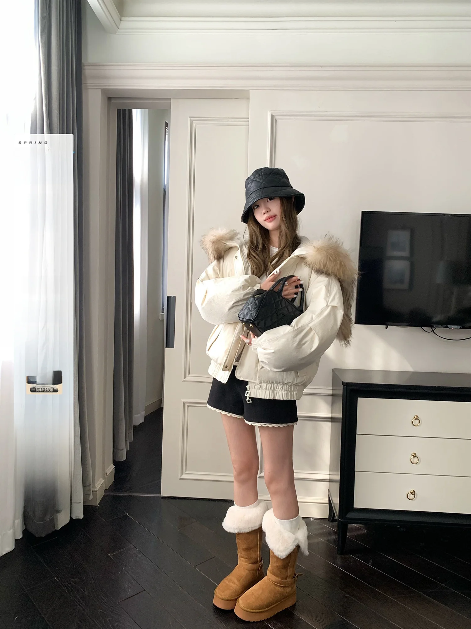 

Hhyii Amber Cow Horn down Jacket Women's White Duck down Thickened Warm Winter Coat with Hood Fur Collar Loose Fit Casual Style