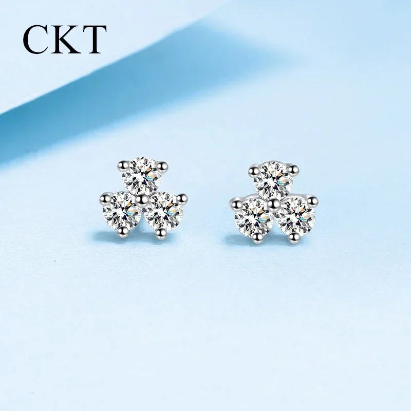 

18K White Gold 0.6ct Moissanite Diamond Flower Stud Earrings Female Three Petal Grass Small Earrings Platinum Pt950 Jewelry