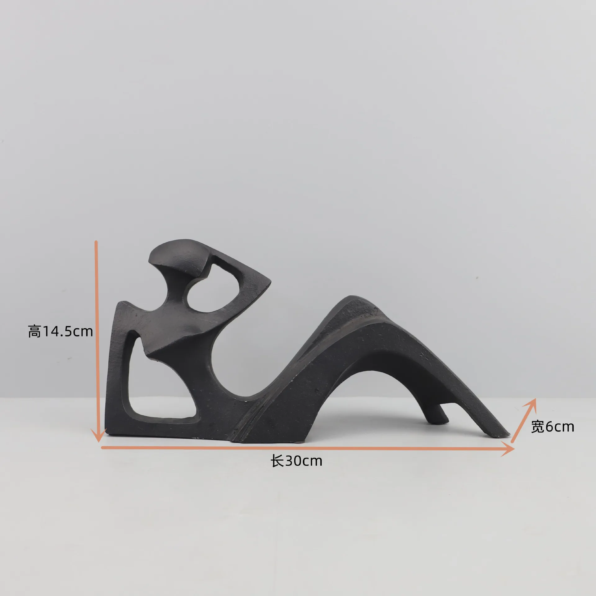 Gietijzeren zwarte menselijke sculptuur ornamenten, abstracte kunst metalen figuur sculpturen, woonkamerdecoraties, bureaublad beeldjes