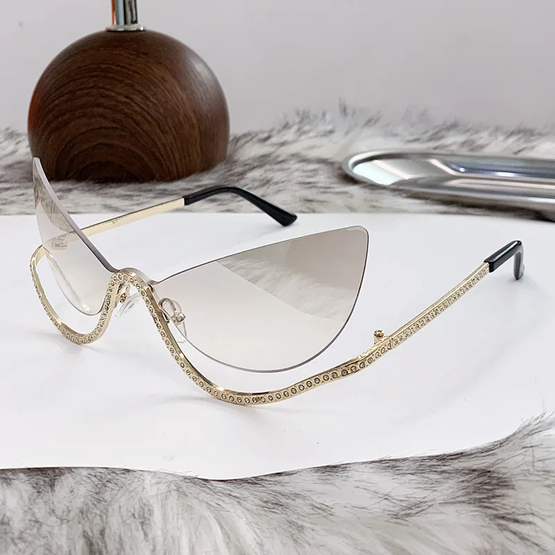

vintage rimless crystal butterfly cat eye sunglasses for women fashion alloy gradient sexy sun glasses ladies rhinestone shades