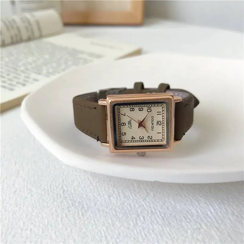 Relógio minimalista quadrado ultra fino para mulheres, mostrador pequeno, pulseira de couro, quartzo antigo, nicho