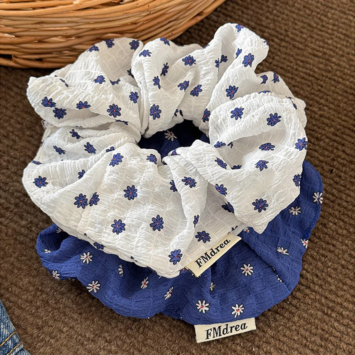 

1pc/2pcs Korean-style blue and white floral large intestine hair ties for women, simple bun and high ponytail hair accessories