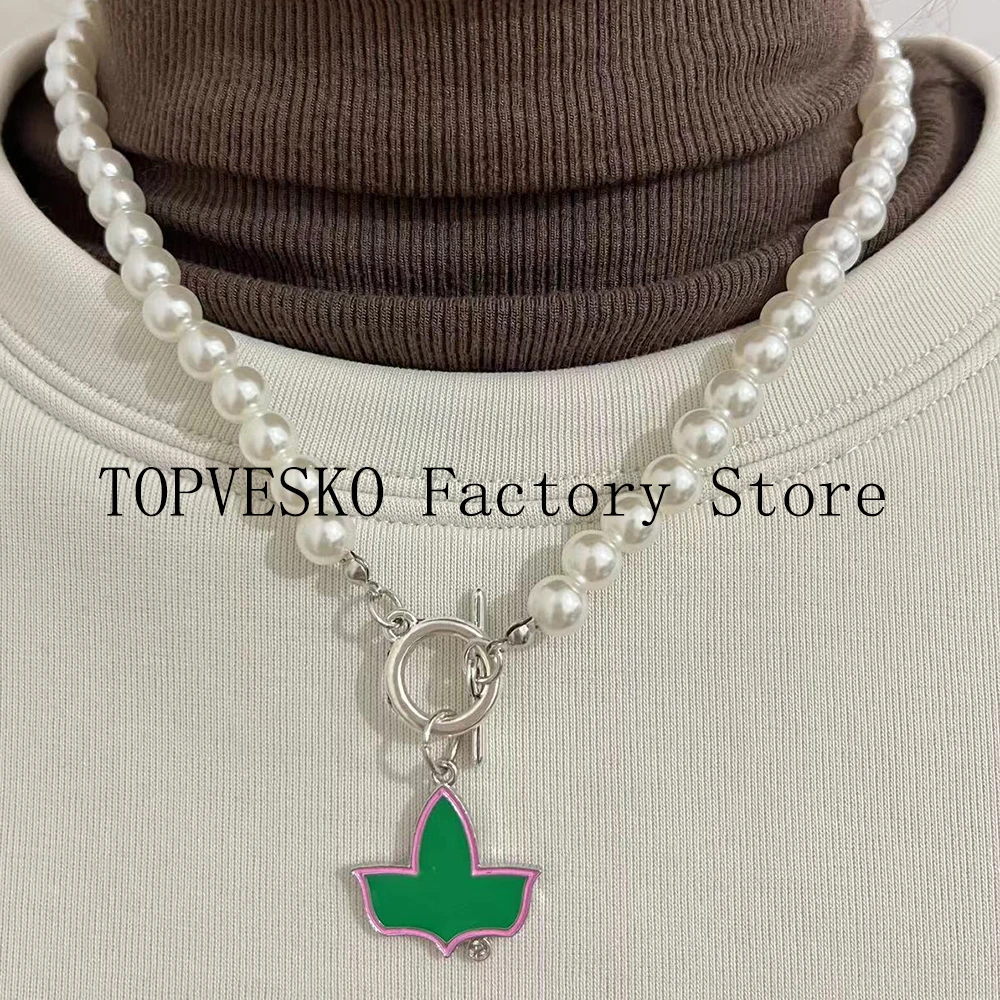 Venta al por mayor Alpha Sorority collar de perlas con colgante de hoja de arce verde rosa