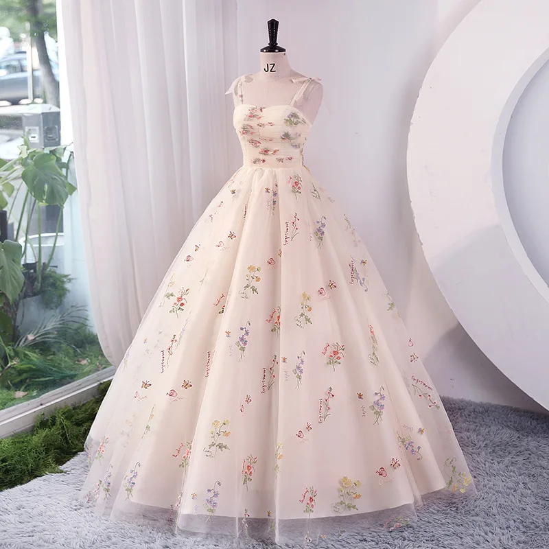 

2024 Summer New Flower Embroidered Ball Evening Dress Women's Party Official Reception Dress Fairy Hanging Strap Dress