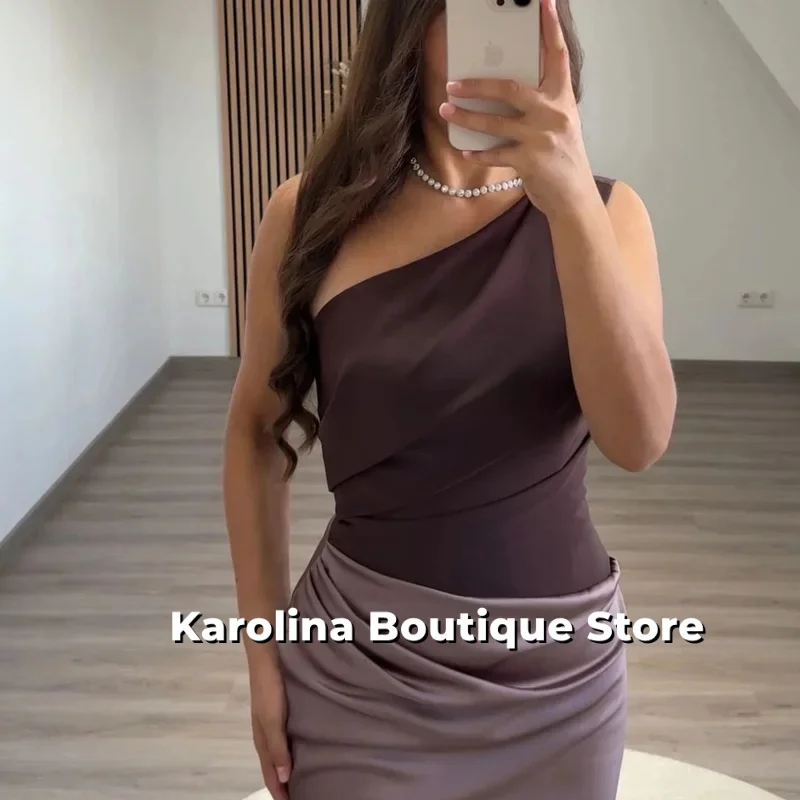 Maßgeschneidertes zweifarbiges braunes One-Shoulder-Abschlussballkleid aus Satin mit Rüschen, schmale Meerjungfrau-Partykleider für elegante Anlässe für Frauen 2023