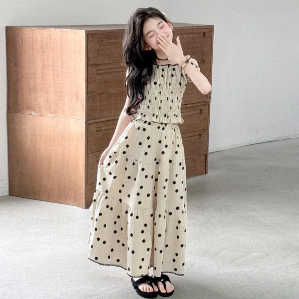 Bear Leader Teenager-Mädchen-Kleidung, 2025, Sommer, neue Kinder-Sets, gepunktet, koreanische Version, Blasenärmel, elastisches Oberteil + halber Rock