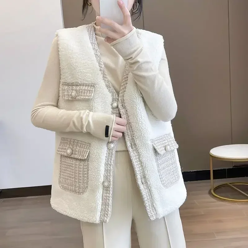 Women's Vests Off-white Loose Lamb Plush Insulated Lady Giletes New Outerwear Clothes Fashion 2024 Pretty Elegant Demi-season