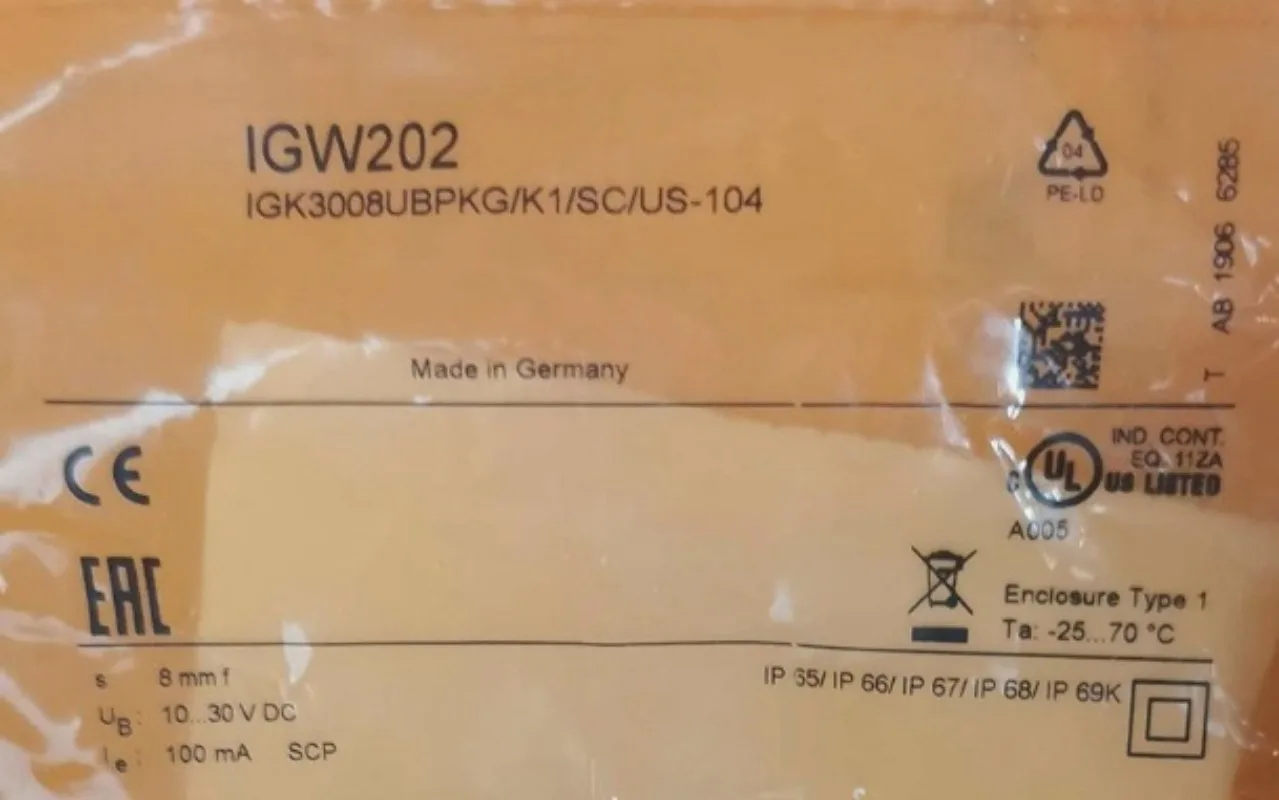 

Brand New Original IGW202 Proximity Switch Device Fast delivery