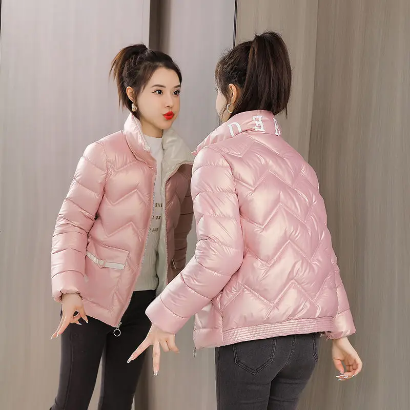 Cropped Black Thick Padding Female Coats Quilted Padded Women\'s Jackets Duck Down Short Blue Fashion 2024 Winter Promotion Korea