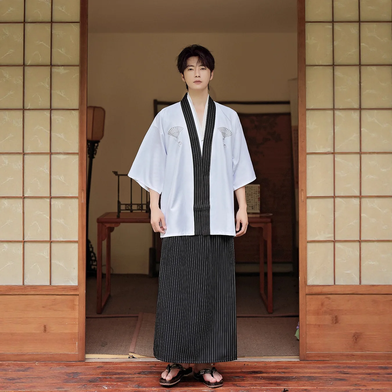 White Vintage Japanese Kimono Traditional Men's Formal Kimono Cosplay Costume Samurai Clothing Male Striped Long Skirt Outfit