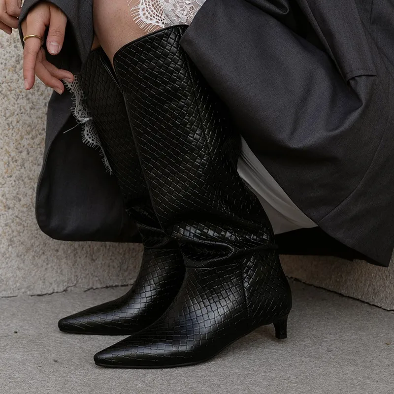 Dilalula 2026 مثير جلد حقيقي المرأة أحذية طويلة مدبب تو هريرة الكعوب سيدة شابة الخريف الشتاء الانزلاق على الشارع أحذية حمراء