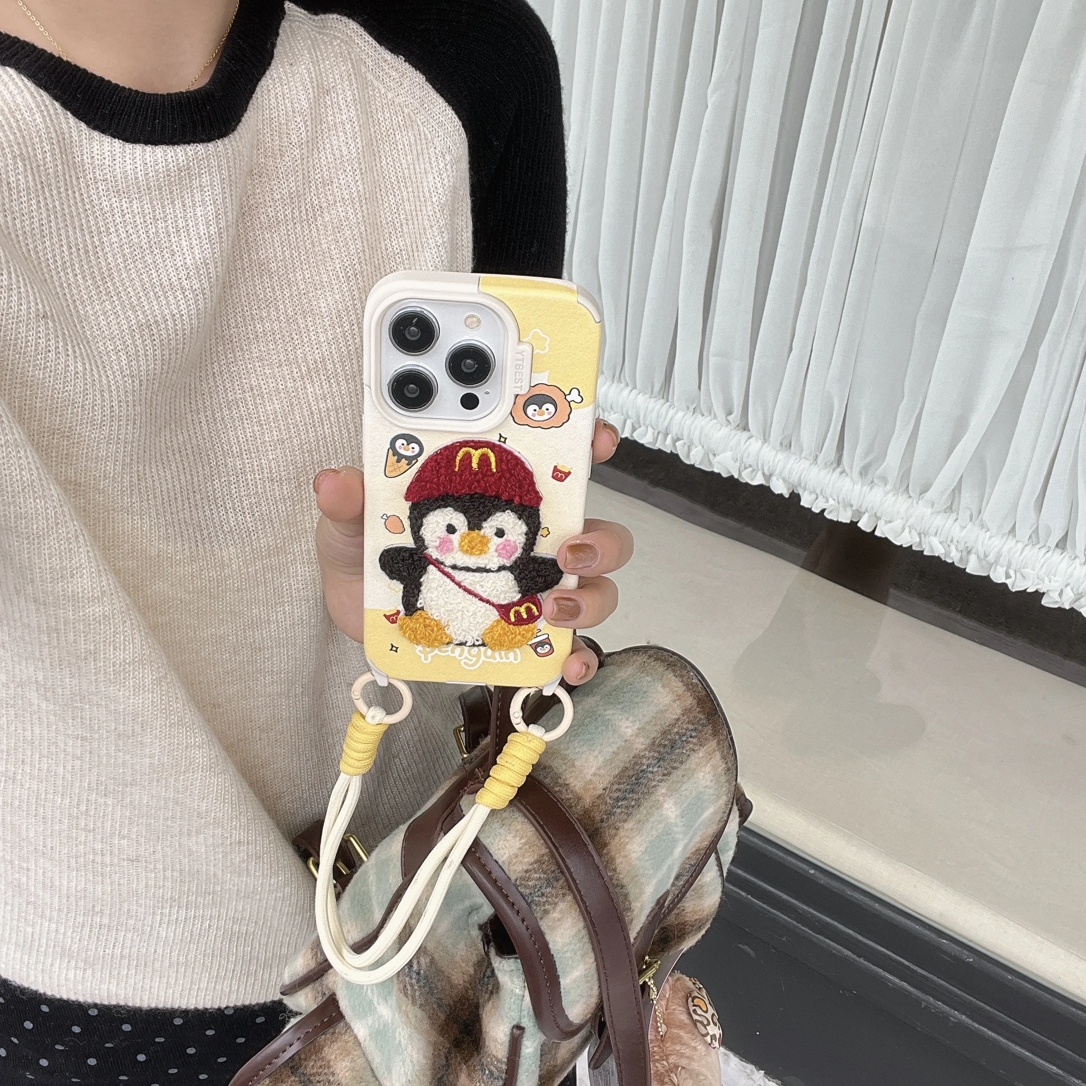

Роскошный мягкий силиконовый ремешок-браслет с рисунком пингвина, чехол для телефона для iPhone 17 Pro Max 13, 14, 15, 16, 17 Pro Max, бампер, задняя крышка