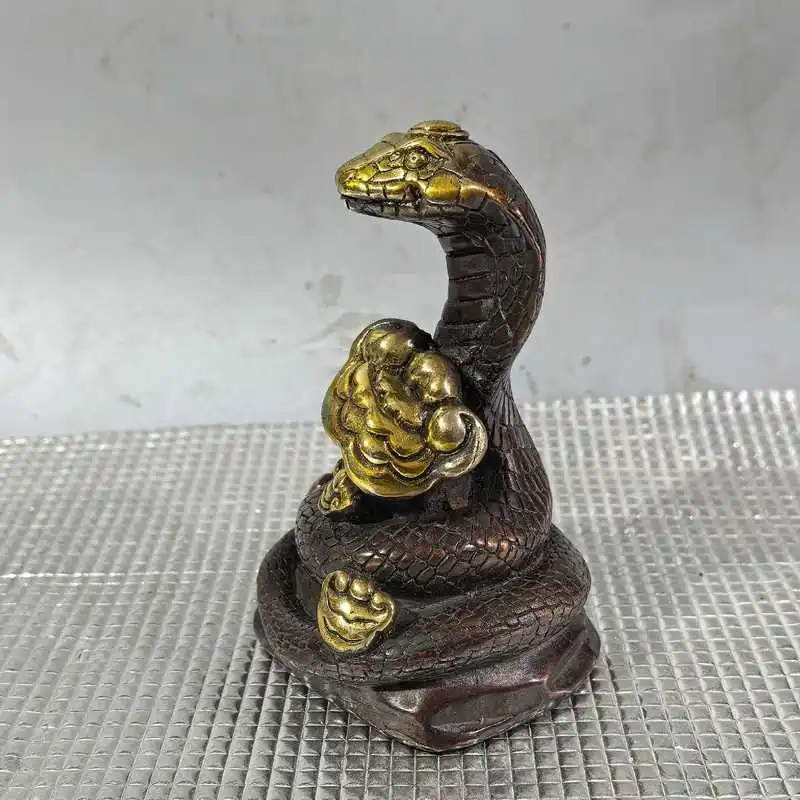 Golden Bringing Wealth: Snake Zodiac Year Craft Ornament, Exquisitely Crafted with a Solid and Robust Design