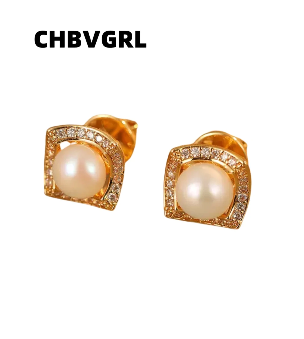 

Small and exquisite square freshwater pearl earrings, fashionable, simple, versatile, luxurious design, high-end feeling