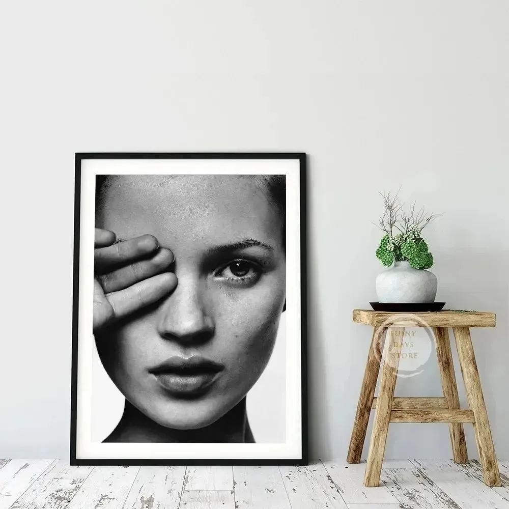 Vintage Sexy Supermodel Kate Moss Poster Smoking Canvas Painting Print Wall Art Feminist Fashion Wall Art Picture Hoom Decor