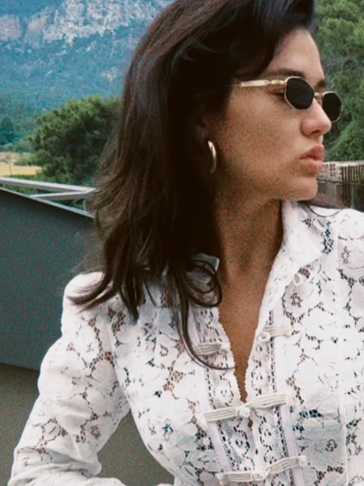 

Women Solid Sexy Hollow Lace Shirt V-neck Sleeveless strapless slim Knit Retro Top Fashion Summer Lady Street Floral Blouses New